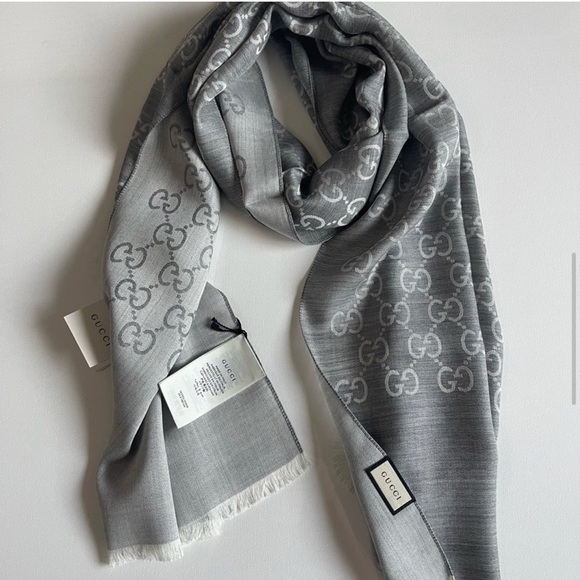 NWT* Gucci Shawl - Picture 3 of 4